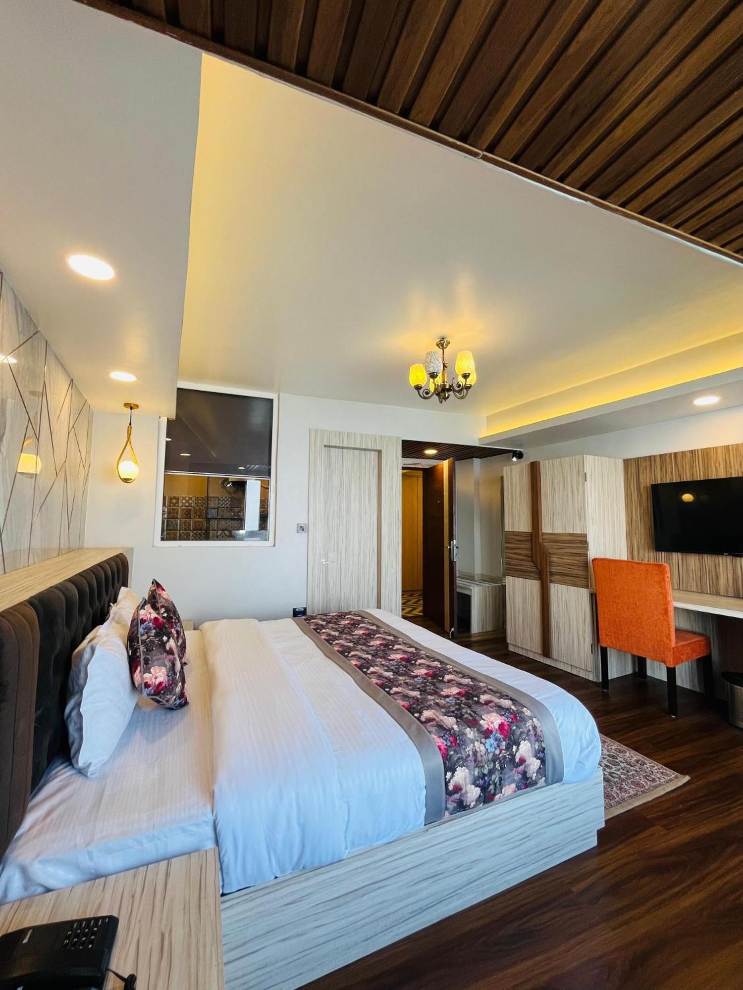 Luxury Stay At Hotel Broadway Boutique Mall Road Chowrasta Near Mahakal Temple دارجيلنغ المظهر الخارجي الصورة