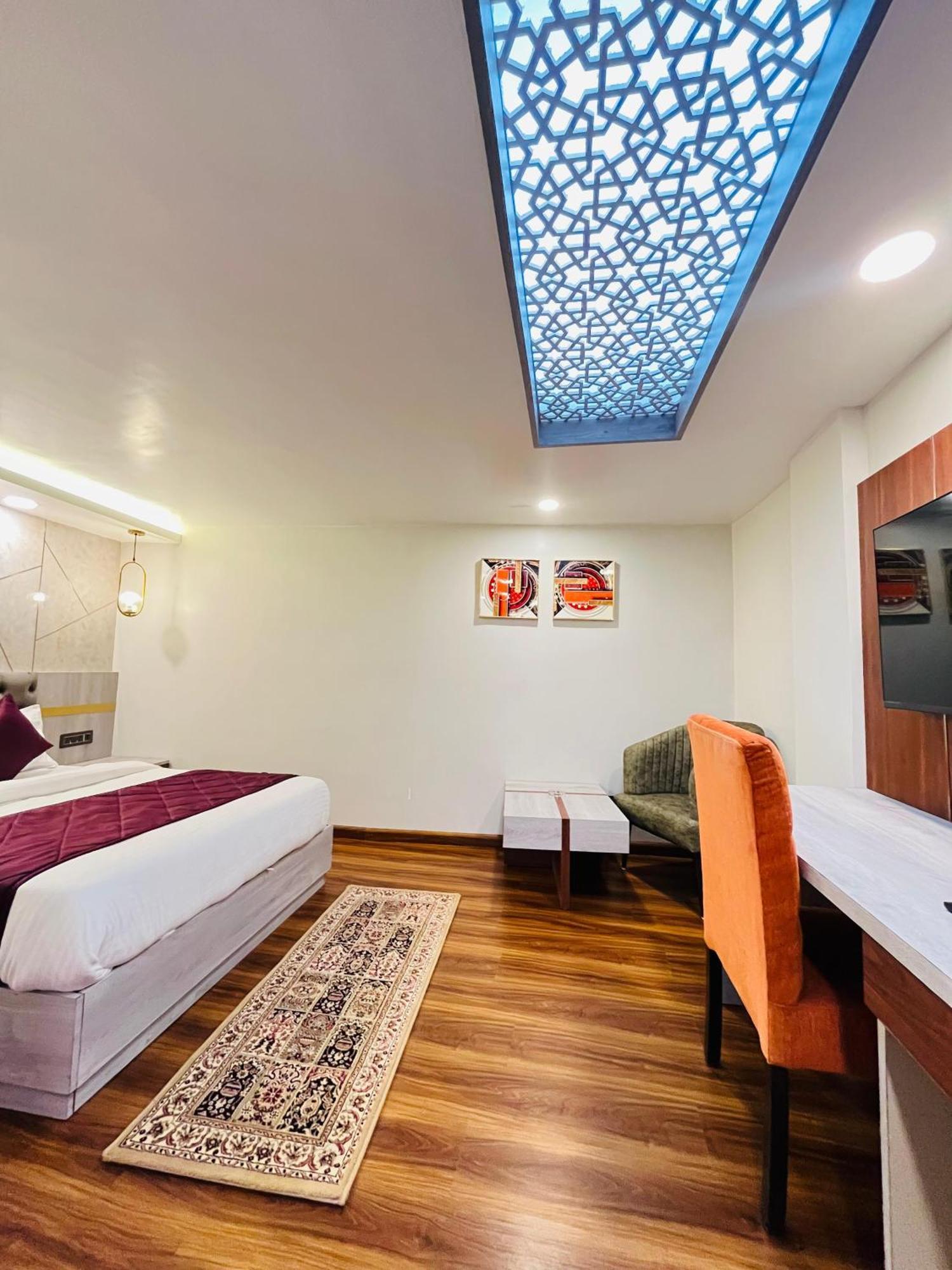 Luxury Stay At Hotel Broadway Boutique Mall Road Chowrasta Near Mahakal Temple دارجيلنغ المظهر الخارجي الصورة