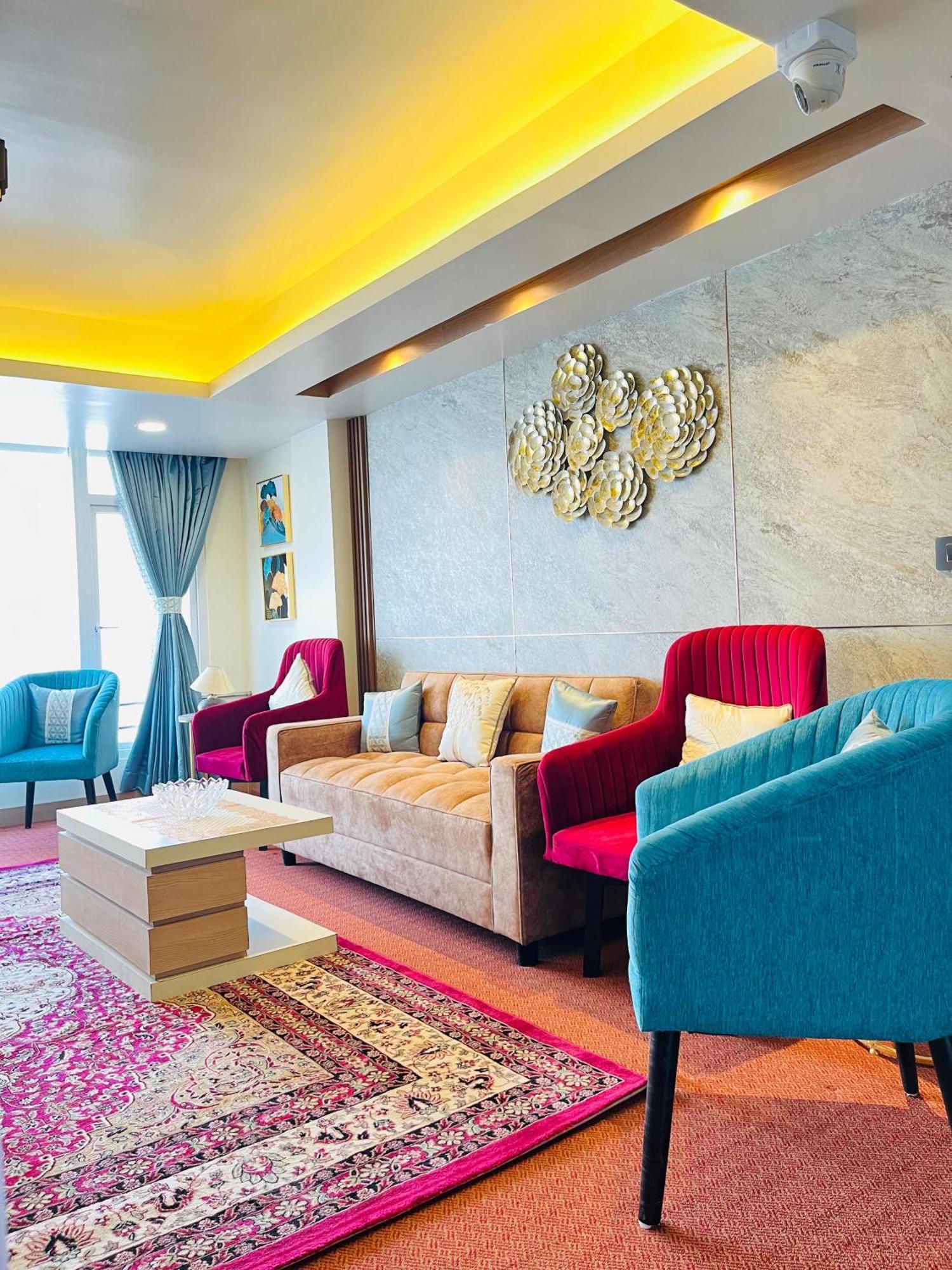 Luxury Stay At Hotel Broadway Boutique Mall Road Chowrasta Near Mahakal Temple دارجيلنغ المظهر الخارجي الصورة