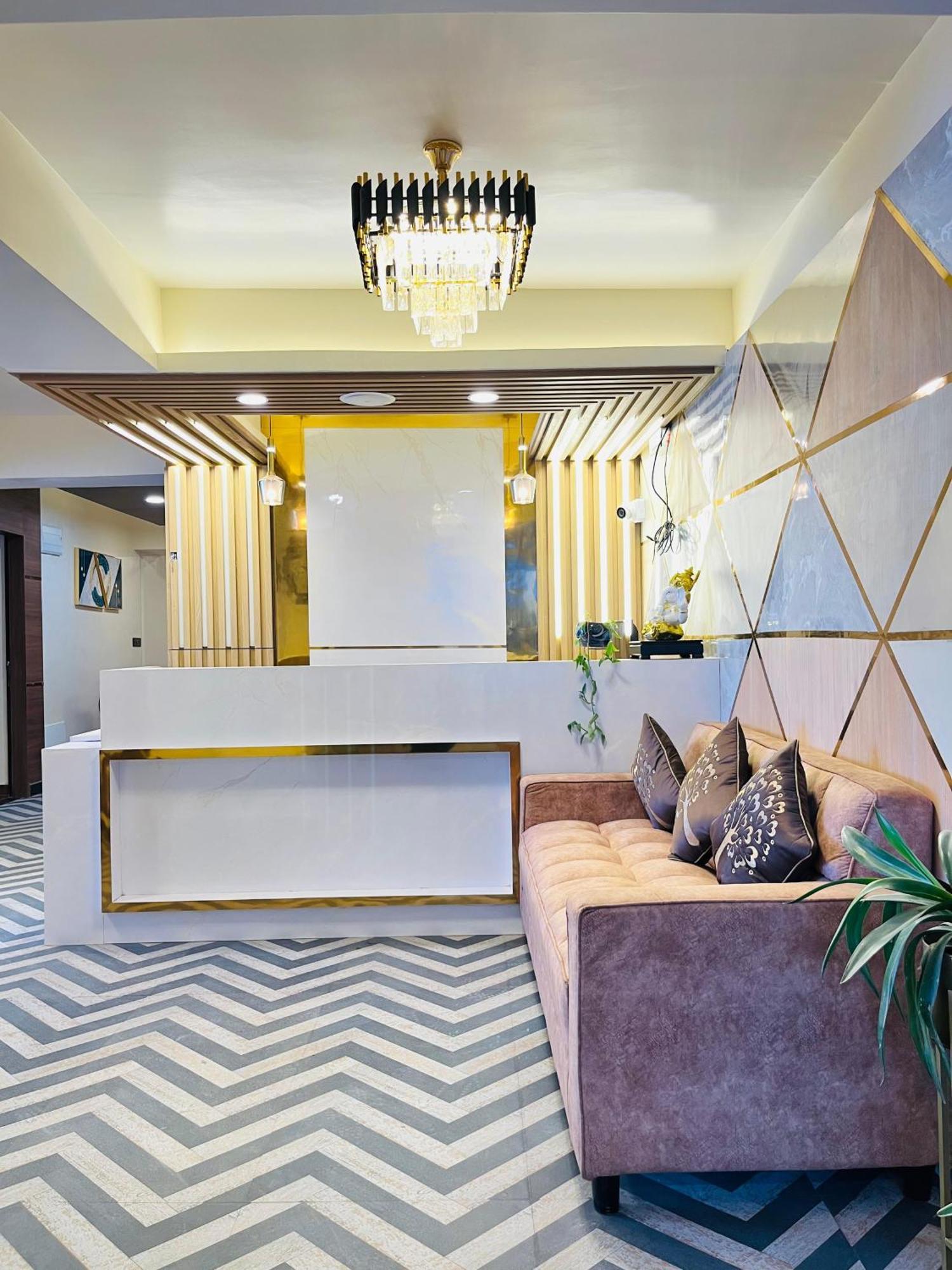 Luxury Stay At Hotel Broadway Boutique Mall Road Chowrasta Near Mahakal Temple دارجيلنغ المظهر الخارجي الصورة