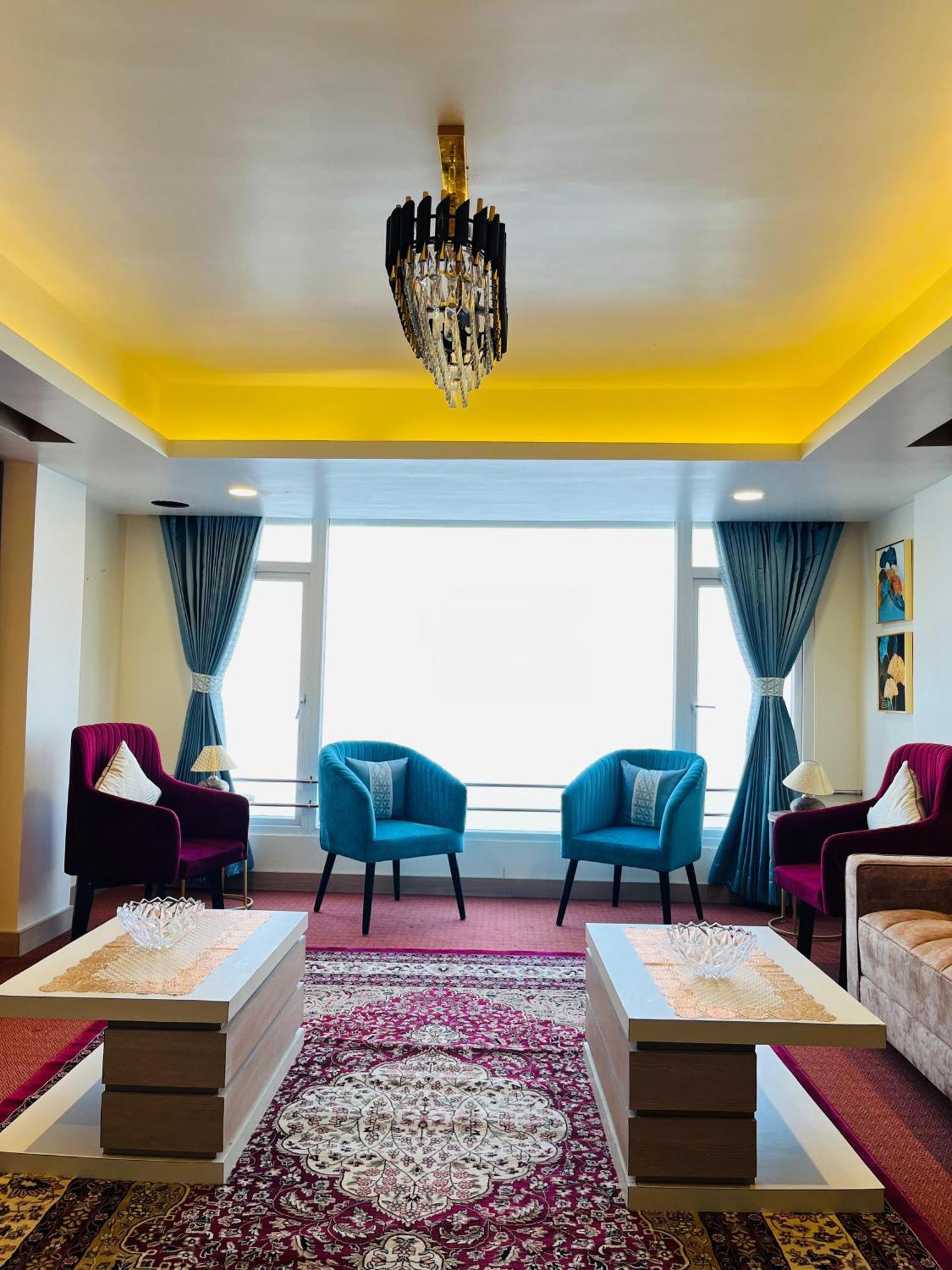 Luxury Stay At Hotel Broadway Boutique Mall Road Chowrasta Near Mahakal Temple دارجيلنغ المظهر الخارجي الصورة