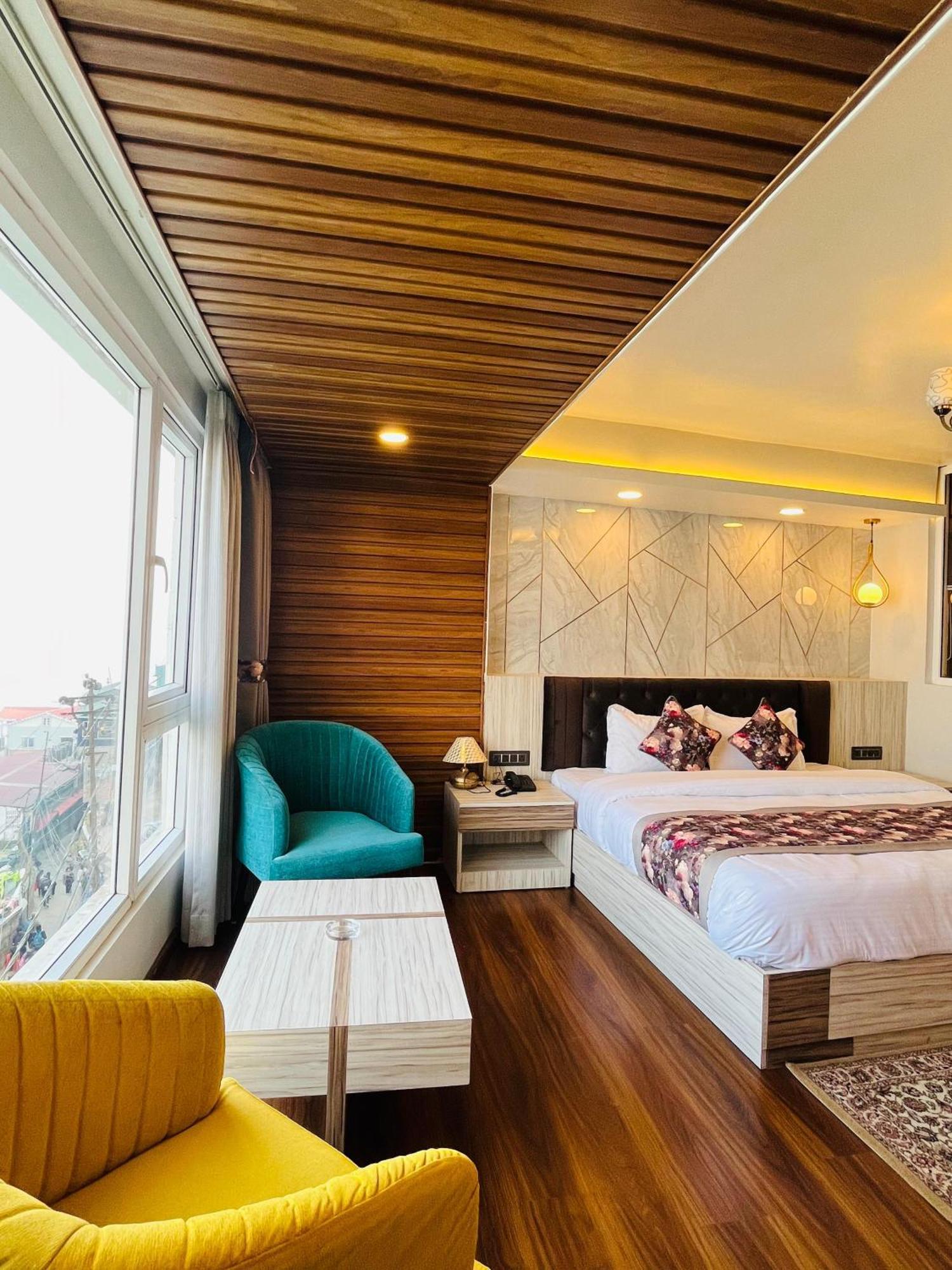 Luxury Stay At Hotel Broadway Boutique Mall Road Chowrasta Near Mahakal Temple دارجيلنغ المظهر الخارجي الصورة