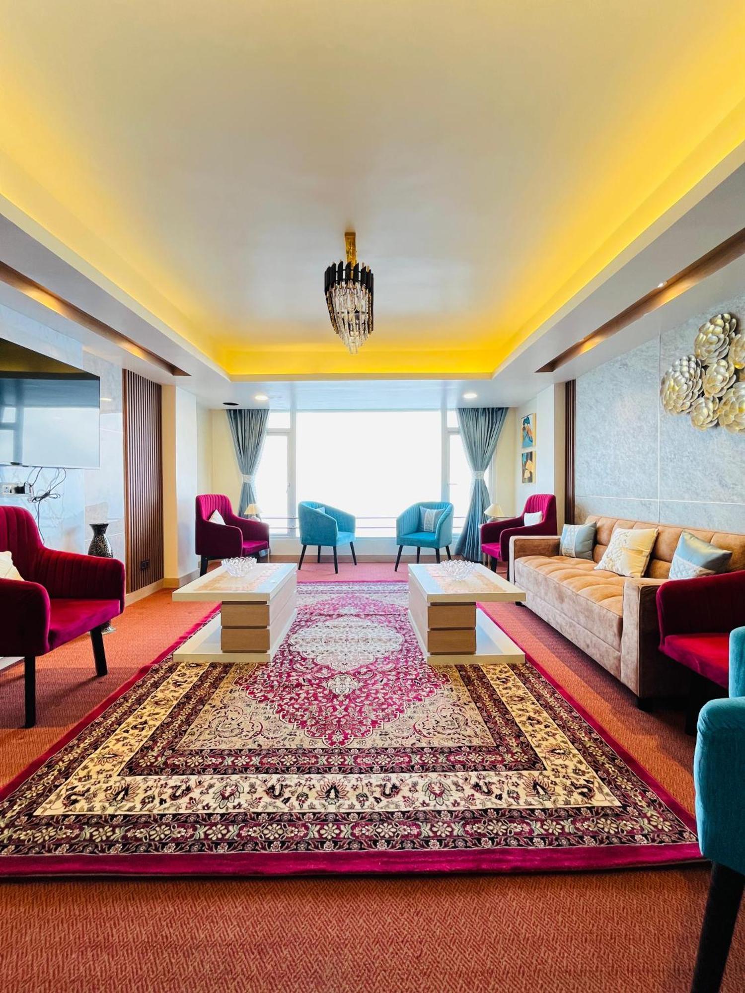 Luxury Stay At Hotel Broadway Boutique Mall Road Chowrasta Near Mahakal Temple دارجيلنغ المظهر الخارجي الصورة