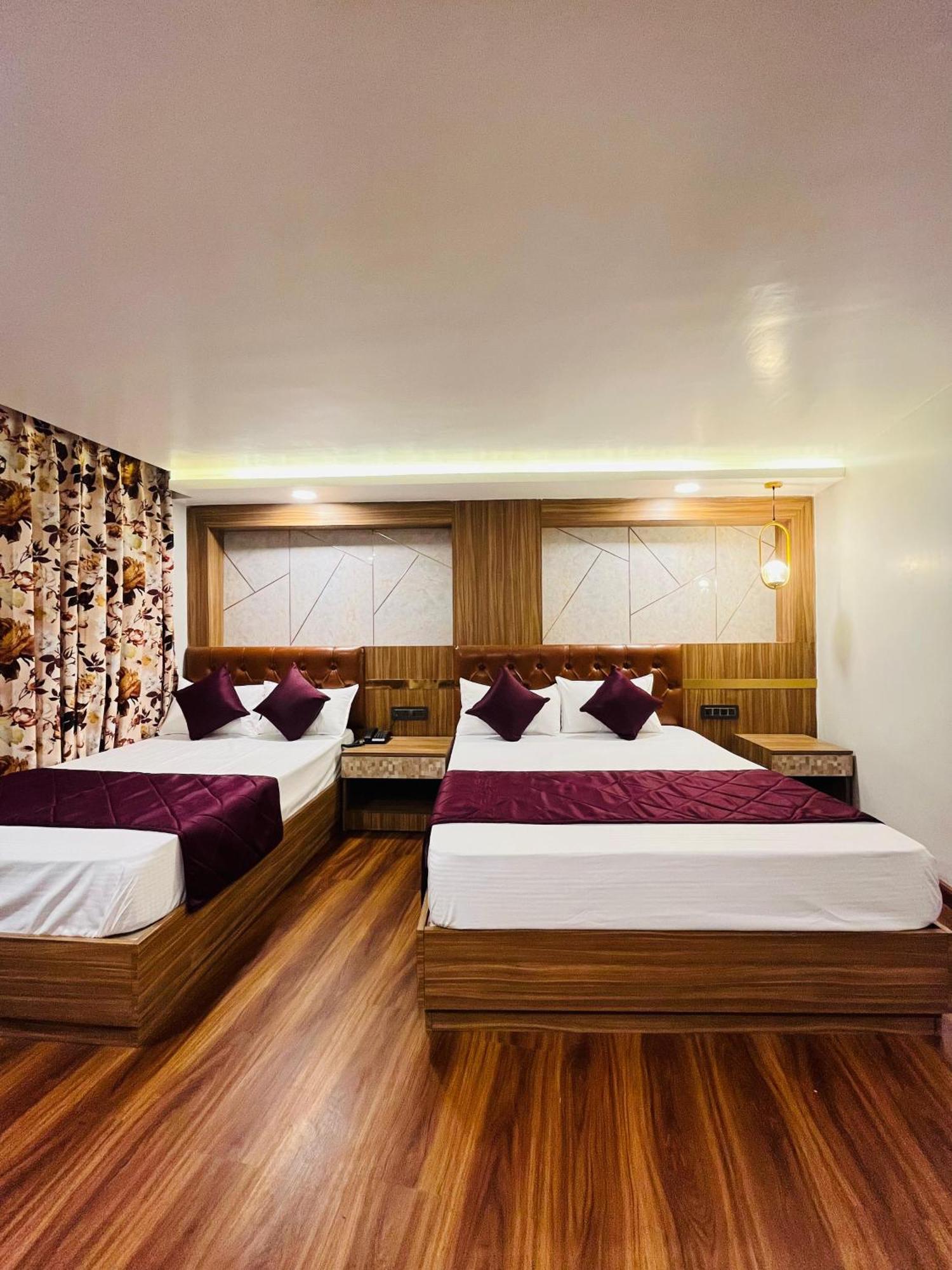 Luxury Stay At Hotel Broadway Boutique Mall Road Chowrasta Near Mahakal Temple دارجيلنغ المظهر الخارجي الصورة