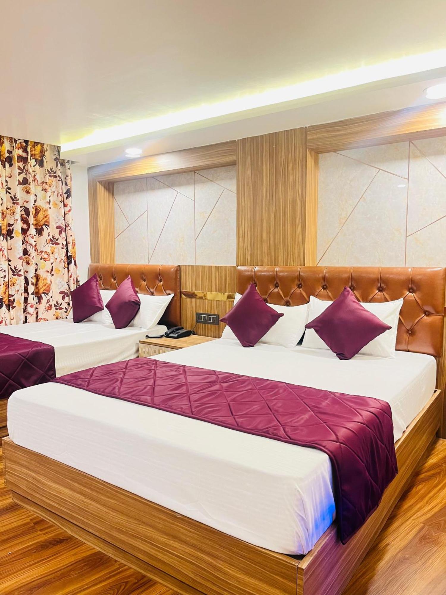 Luxury Stay At Hotel Broadway Boutique Mall Road Chowrasta Near Mahakal Temple دارجيلنغ المظهر الخارجي الصورة